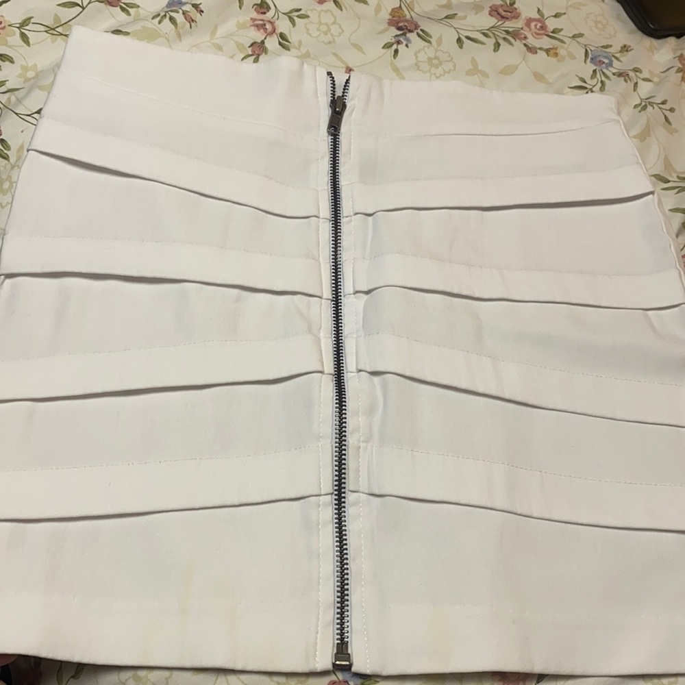 Pretty casual skirt for night out!